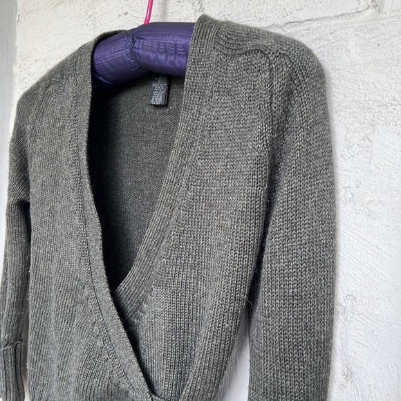 BCBGMaxazria dark olive silk/cashmere chunky cropped wrap sweater size small - Picture 4 of 11